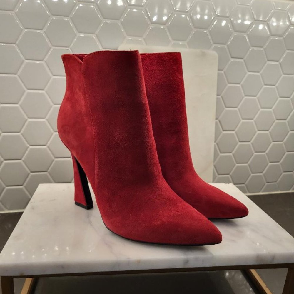 NINE WEST RED SUEDE BOOTIES